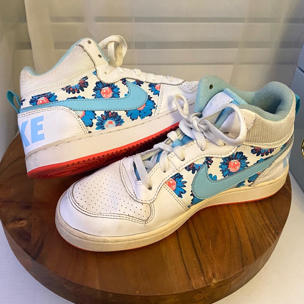 NIKE girls shoes with blue and pinks flowers